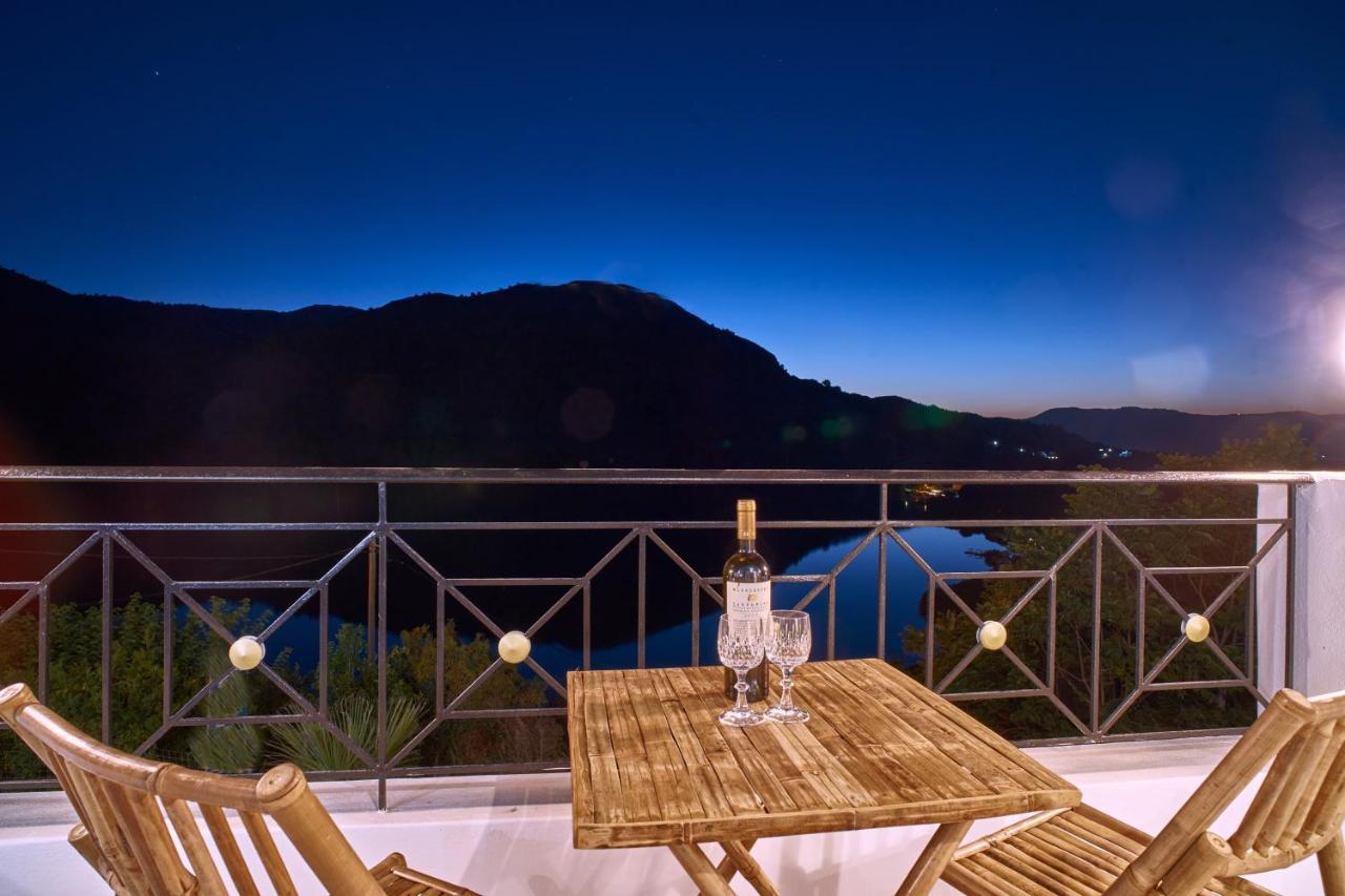 Lake View Suites Kávallos Exteriér fotografie