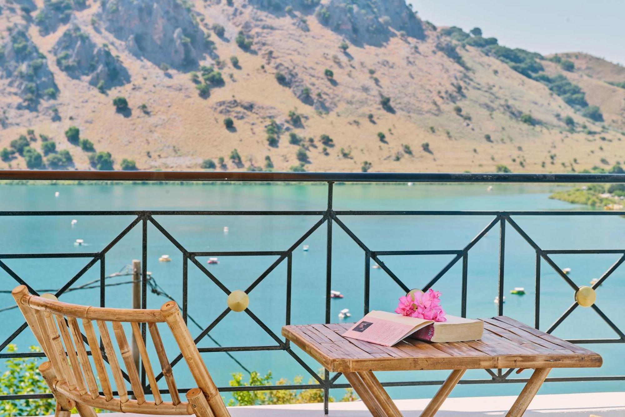 Lake View Suites Kávallos Exteriér fotografie