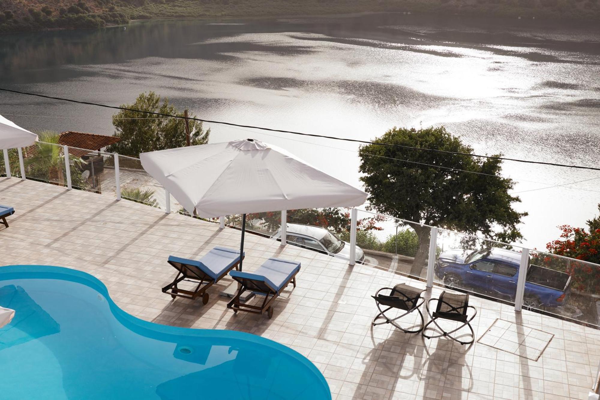 Lake View Suites Kávallos Exteriér fotografie
